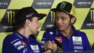 rossi_lorenzo_motogp_2015_1