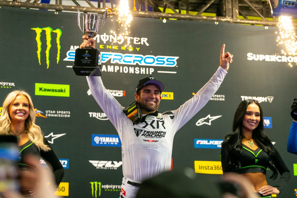 Triumph vince la sua prima gara di motocross