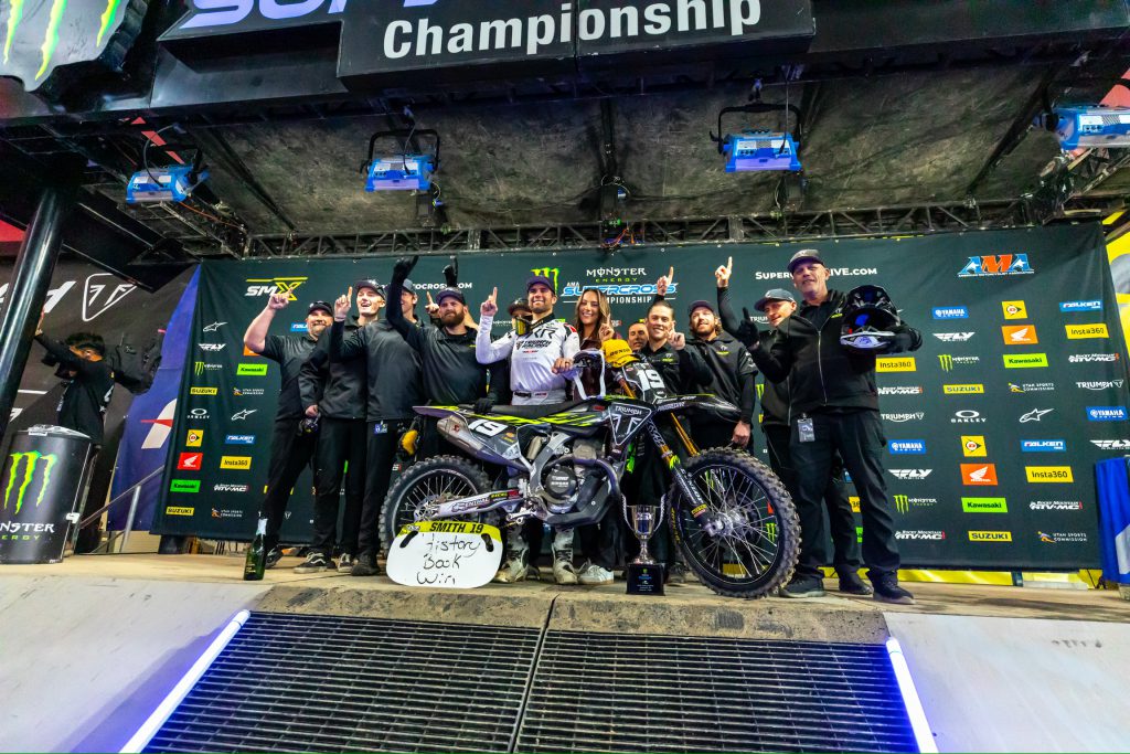 Triumph vince la sua prima gara di motocross